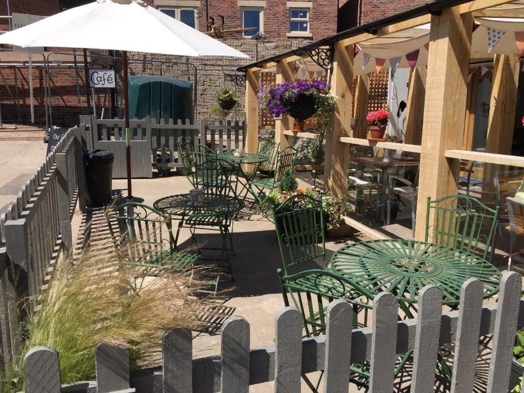 Hôtel The Spotted Cow à Belper Extérieur photo